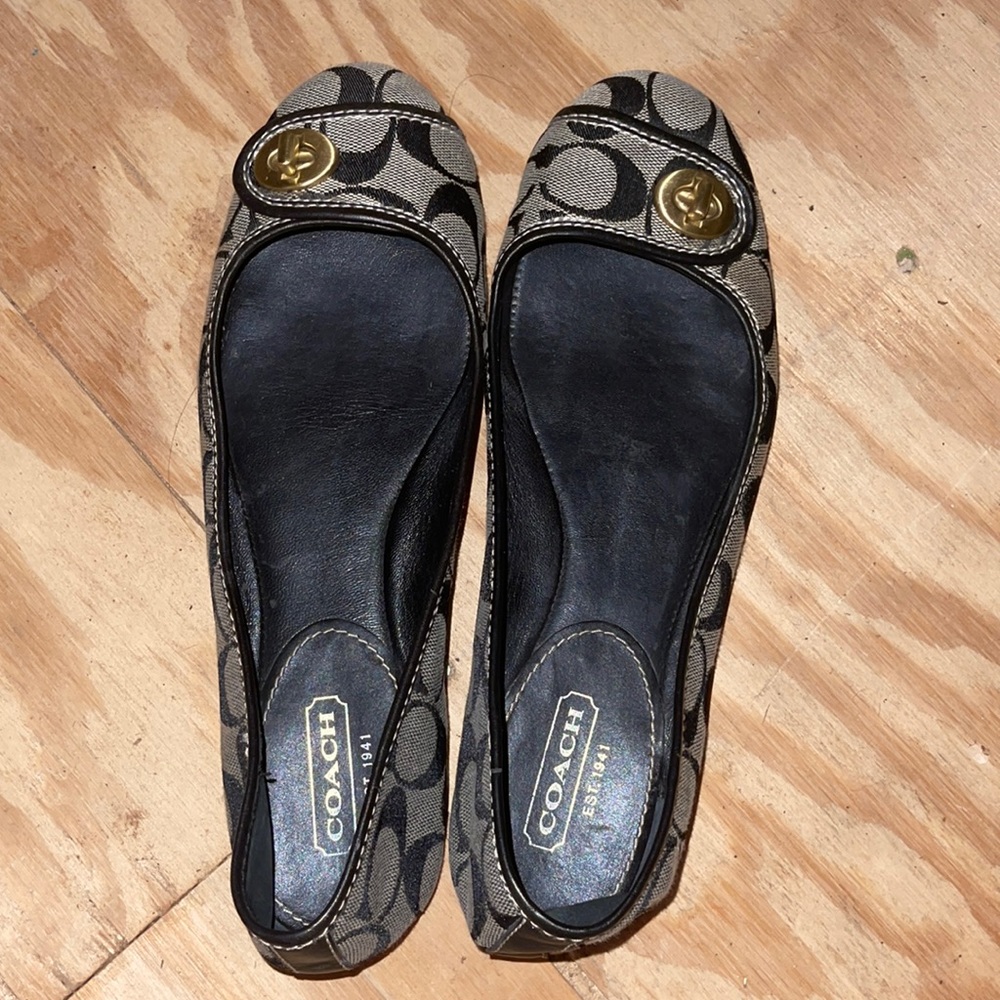 Coach flats